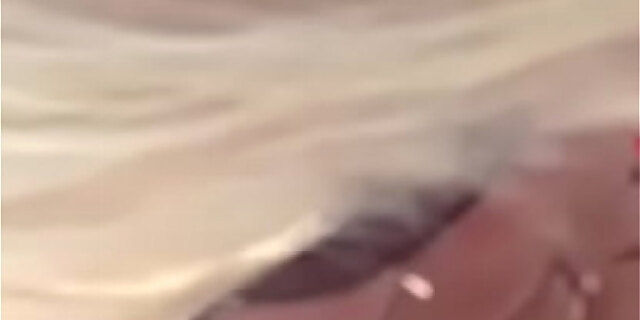 amateur,blowjob,girlfriend,homemade,