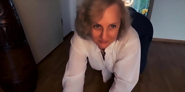 ass,blonde,leggings,mature,milf,pawg,twerk,yoga,