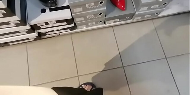 boots,dirty,feet,fetish,foot fetish,high heels,real,spy,