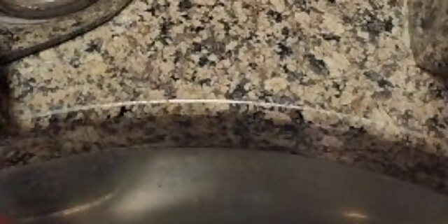 amateur,fetish,pissing,public,solo,