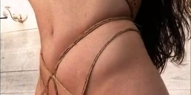 amateur,boobs,brunette,masturbation,solo,webcam,