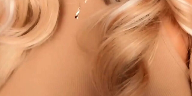 amateur,asian,masturbation,softcore,solo,webcam,