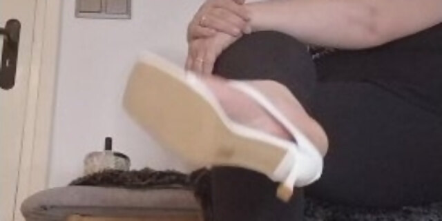 amateur,bbw,big ass,big tits,domination,feet,femdom,fetish,high heels,milf,reality,solo,