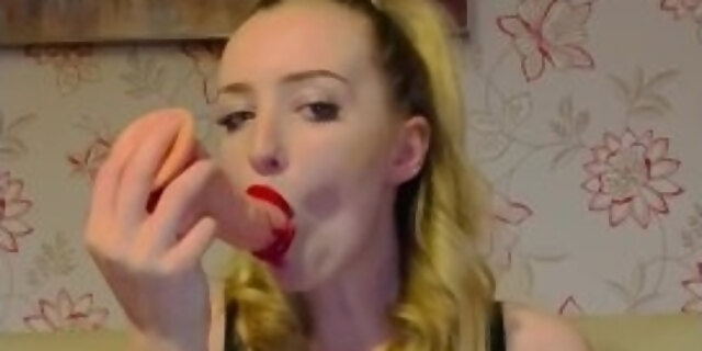 amateur,babes,blowjob,dildo,gagging,messy,solo,