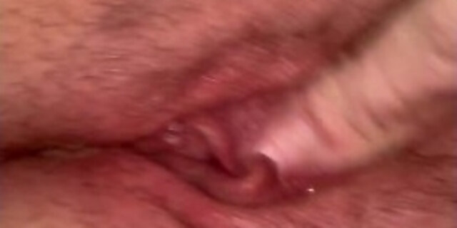 amateur,babes,hot mom,masturbation,old,spray,squirting,toys,vibrator,