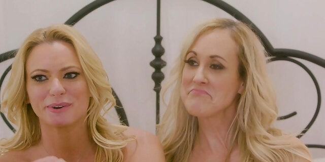 blonde,cougar,fingering,hd,lesbian,pornstar,