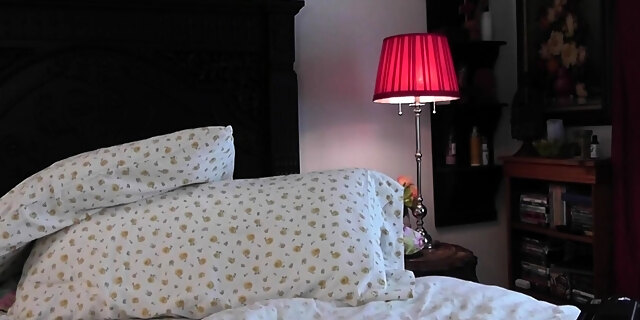 amateur,boobs,brunette,hd,masturbation,milf,solo,toys,webcam,