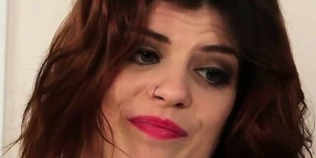 blowjob,brunette,cfnm,hd,milf,threesome,