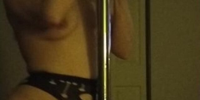 amateur,babes,big ass,black,brunette,milf,molten,old,small tits,solo,stripper,