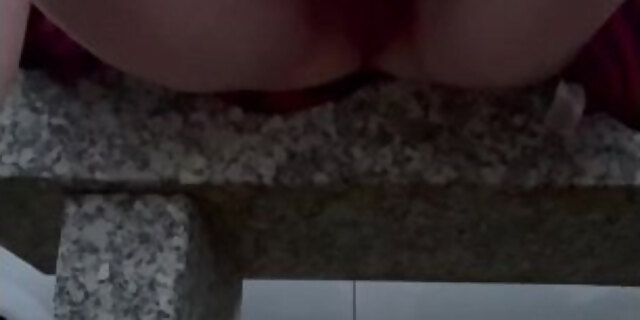 amateur,milf,pawg,pissing,pretty,public,red,solo,