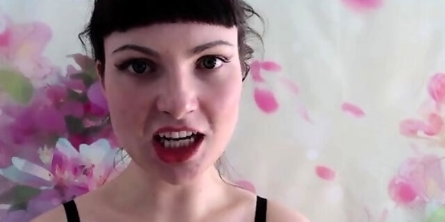 amateur,brunette,softcore,solo,webcam,