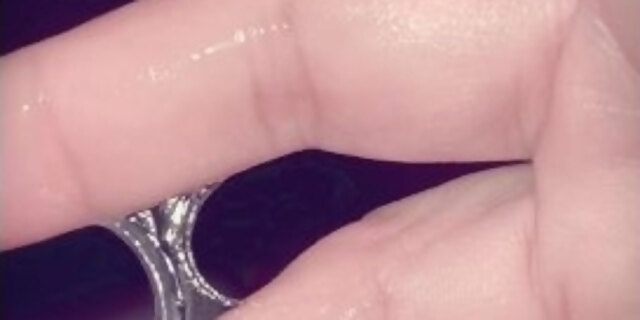 amateur,fingering,masturbation,solo,