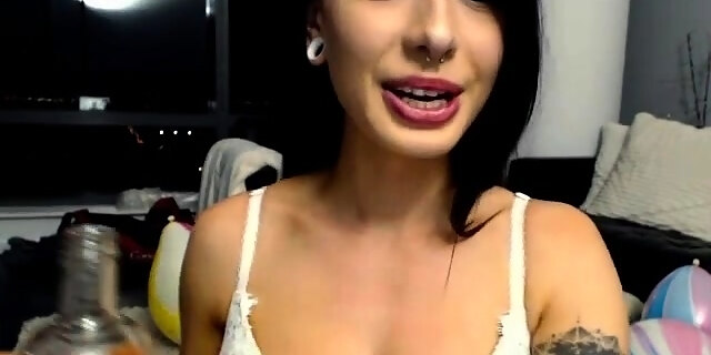 brunette,european,molten,softcore,solo,spray,webcam,