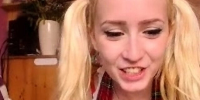 amateur,babes,blonde,masturbation,pussy,small tits,solo,teen,toys,webcam,