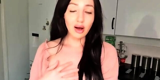 brunette,masturbation,mom,solo,tattooed,teen,