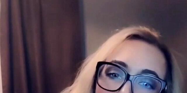 blonde,boobs,mature,solo,webcam,