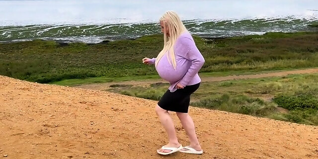 amateur,blonde,boobs,hd,milf,outdoor,solo,