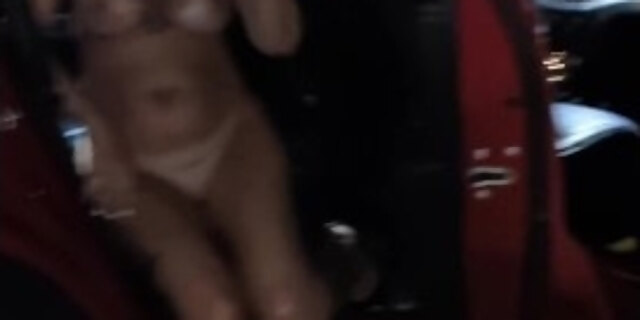 amateur,blonde,exhibitionist,high heels,italian,milf,public,solo,street,