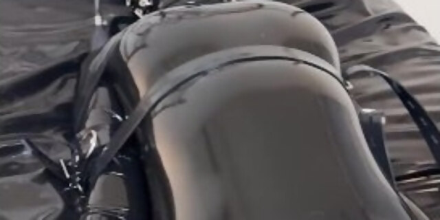 amateur,bdsm,bondage,doll,female orgasm,fetish,hardcore,japanese,orgasm,rubber,