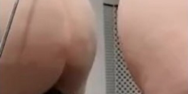 amateur,bbc,blonde,brunette,dildo,double penetration,female orgasm,fetish,milf,shower,solo,toys,