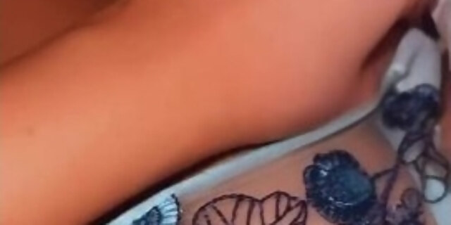 amateur,babes,brunette,creampie,female orgasm,fetish,italian,latin,pussy,solo,