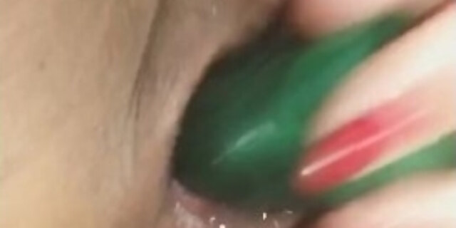 amateur,dildo,female orgasm,masturbation,mature,milf,orgasm,solo,spray,squirting,wet pussy,