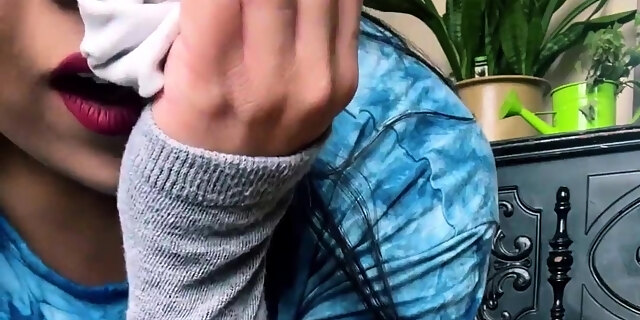 brunette,cute teen,foot fetish,solo,teen,