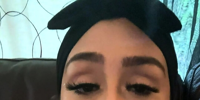 amateur,boobs,latin,masturbation,milf,redhead,softcore,solo,webcam,