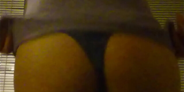 amateur,ass,homemade,skirt,tight,