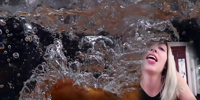 blonde,female orgasm,handjob,masturbation,orgasm,vibrator,wanking,webcam,