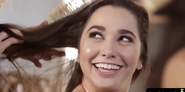 babes,dyke,girlfriend,lesbian,oral,screaming,