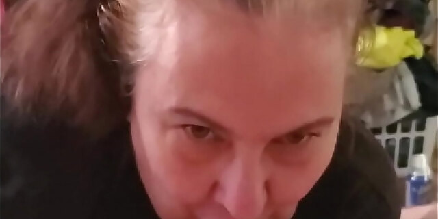 blowjob,cumshot,milf,mom,stepmom,