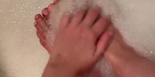 bra,feet,fetish,pretty,teen,tight,webcams,