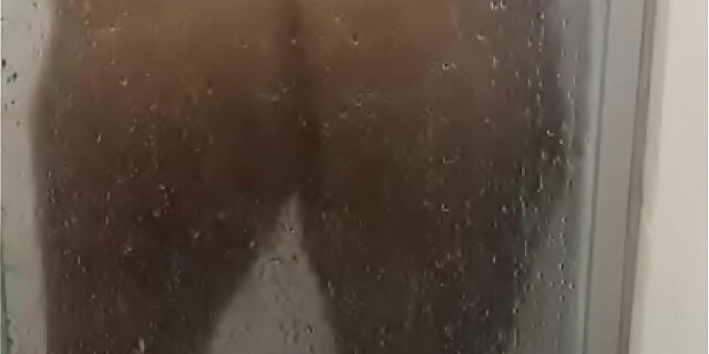 boobs,busty,girlfriend,shower,