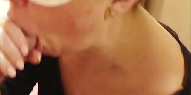 amateur,blowjob,cfnm,homemade,mature,milf,